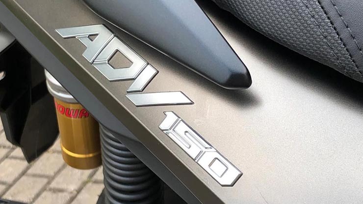 Emblem Honda ADV